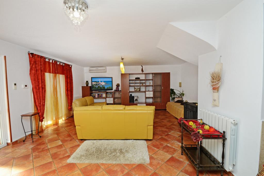 Sonja Vacation House Пореч Екстериор снимка